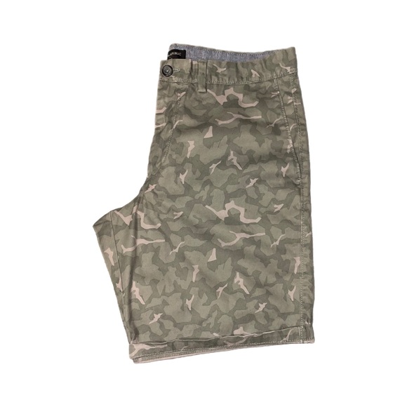 Banana Republic Camo Shorts - Picture 3 of 3